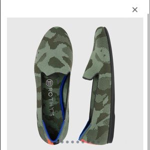 Camo Rothys Loafer Size 8 new in box